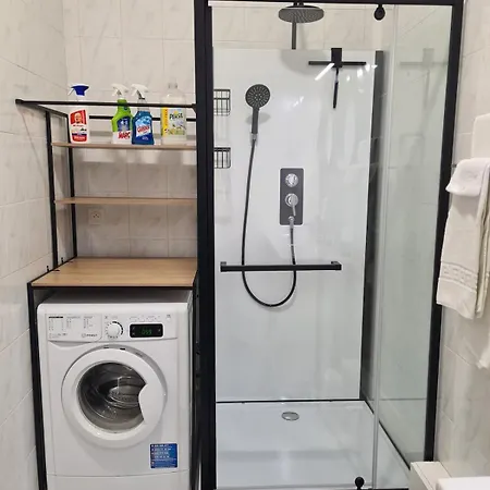 T2 Lumineux Climatise En Centre-ville בזייה